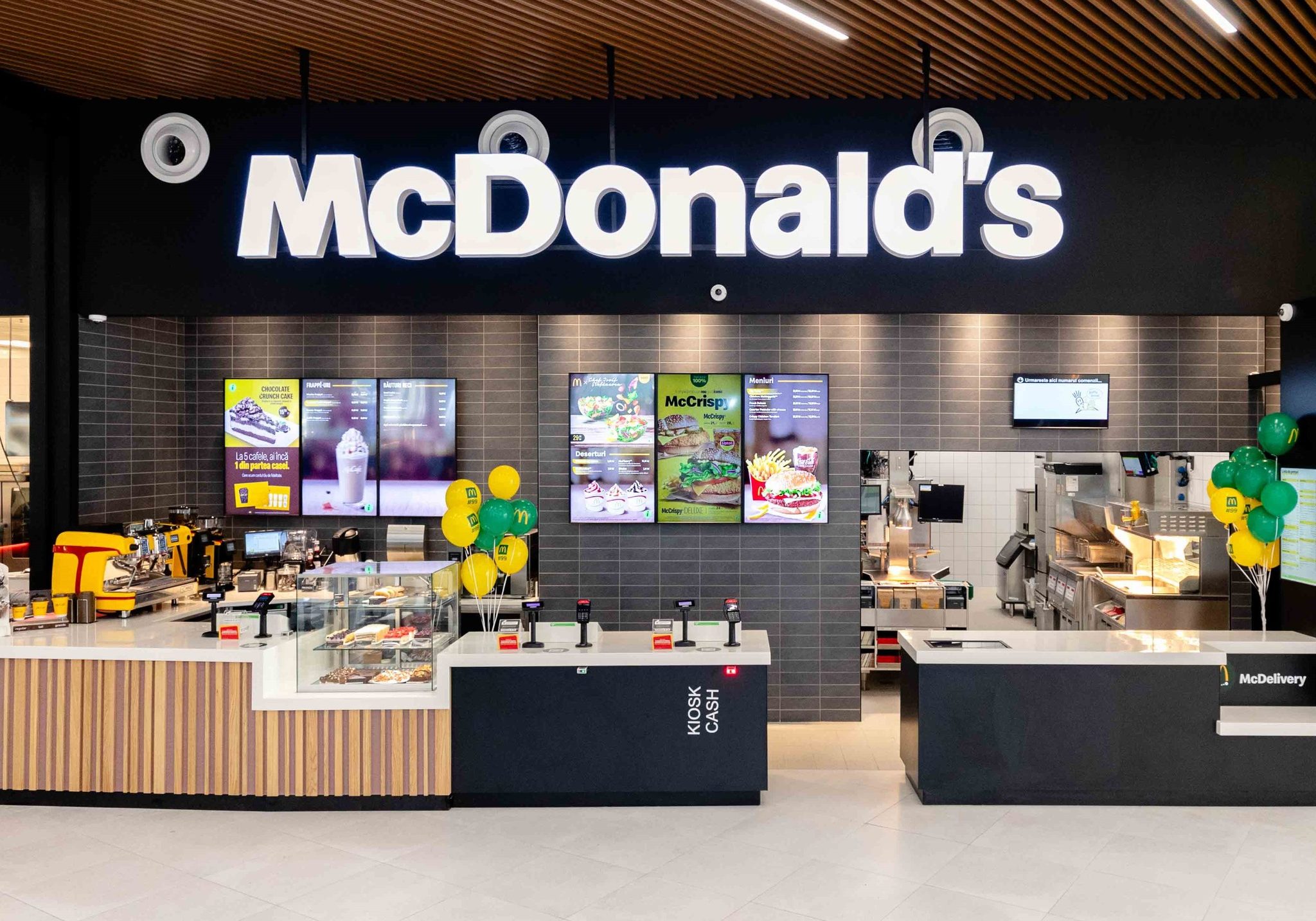 McDonald’s România a depăşit pragul de 6.000 de angajaţi